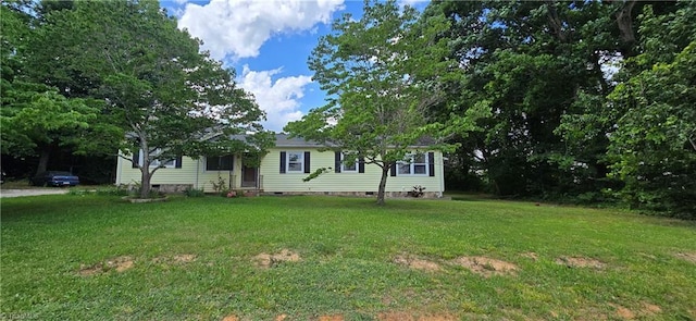 3613 Mcconnell Rd, Greensboro, NC 27405 - view of front of property featuring crawl space and a front yard
