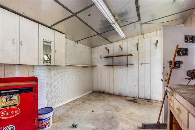 4642 Kings Gate Dr, Winston-Salem, NC 27101 - basement featuring a workshop area