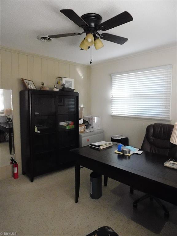 office featuring ceiling fan