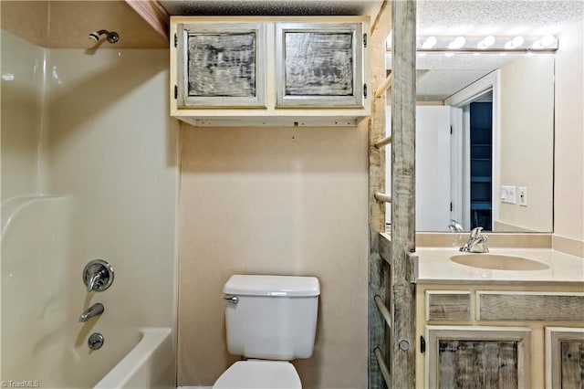 881 Brookleigh Ct, Winston-Salem, NC 27104 - full bath featuring vanity, toilet, shower / bath combination, and a textured ceiling