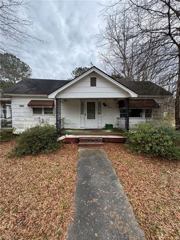 bungalow-style house with covered porch