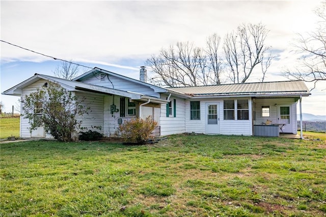 view of front of property with a front yard