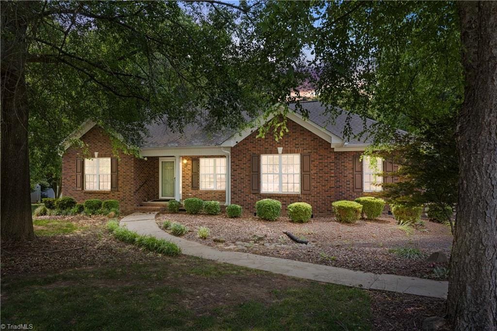 2005 Schofield Pl, Salisbury, NC 28144 - ranch-style house with brick siding and roof with shingles