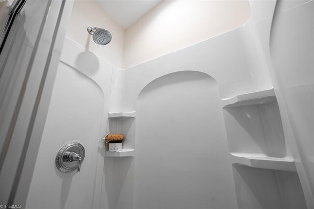 914 Bonanza Ln, Mebane, NC 27302 - room details with walk in shower
