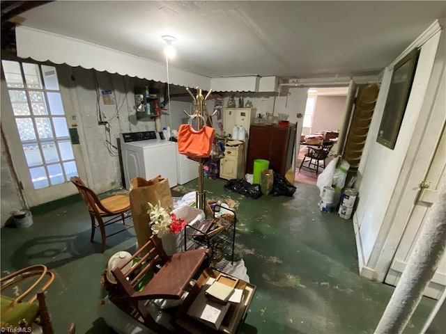 basement featuring independent washer and dryer