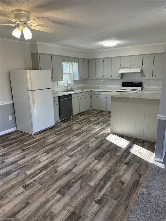 kitchen with freestanding refrigerator, dishwasher, gray cabinetry, and stove