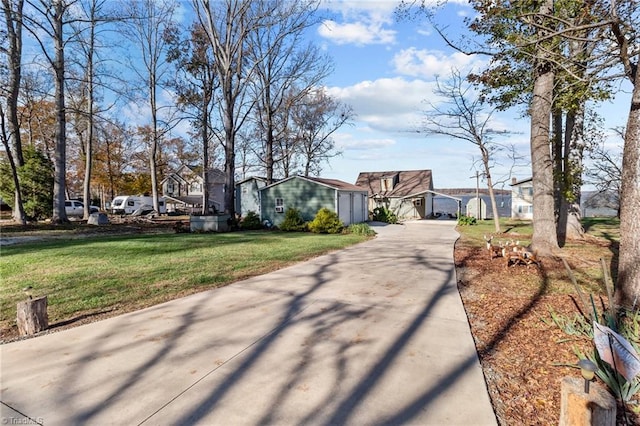 single story home with a front lawn