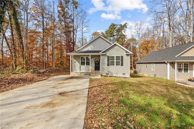 view of front of house with a front yard