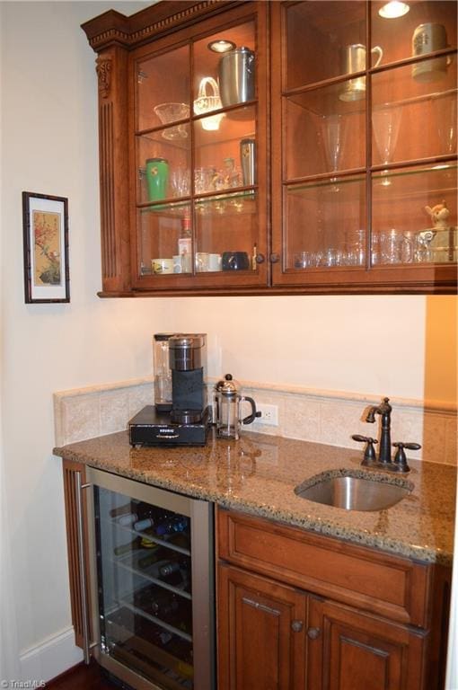 925 Salem Glen Ct, Clemmons, NC 27012 - indoor bar with wine cooler