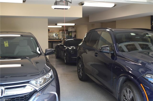 925 Salem Glen Ct, Clemmons, NC 27012 - garage featuring a garage door opener