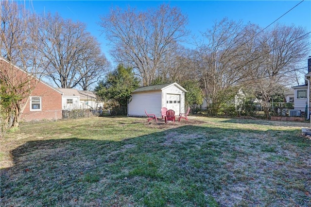 view of yard featuring a storage shed