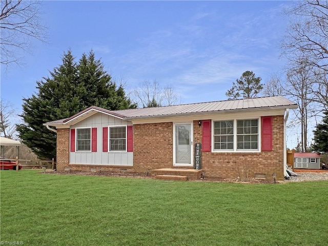 view of front facade featuring a front lawn