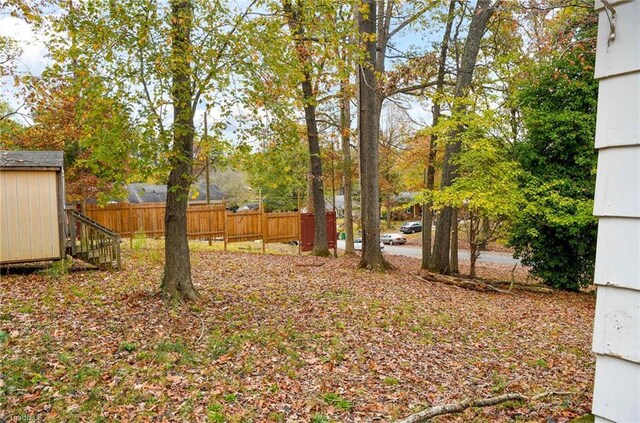 1526 Ann Arbor Ct, High Point, NC 27265 - view of yard