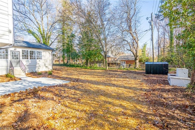 view of yard with a patio