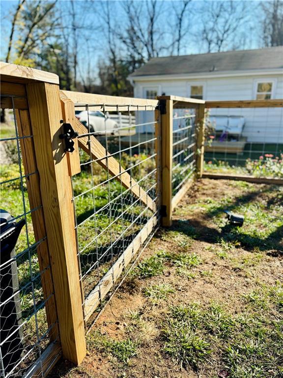 1699 W Pine St, Mount Airy, NC 27030 - view of gate