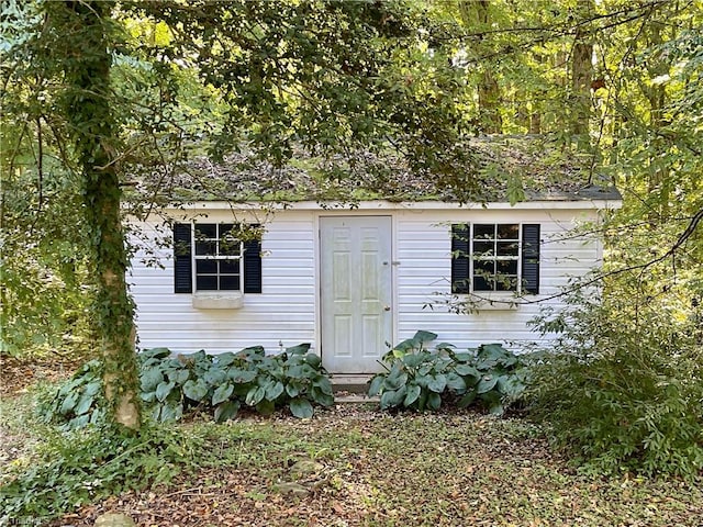 view of outbuilding