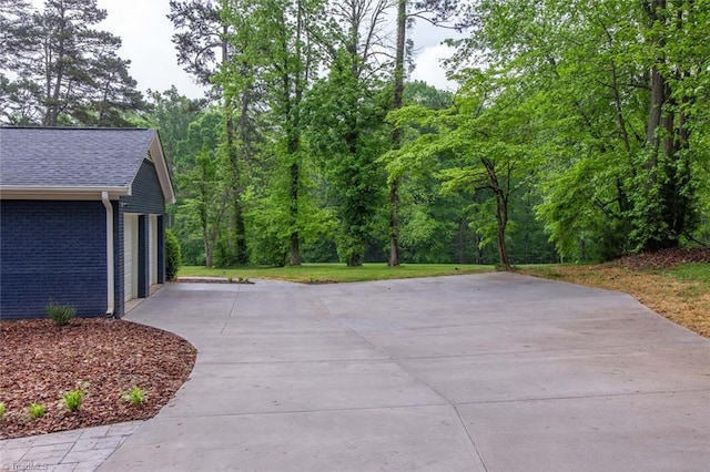 104 Shawnee Cir, Lexington, NC 27295 - view of home's community featuring a garage and driveway