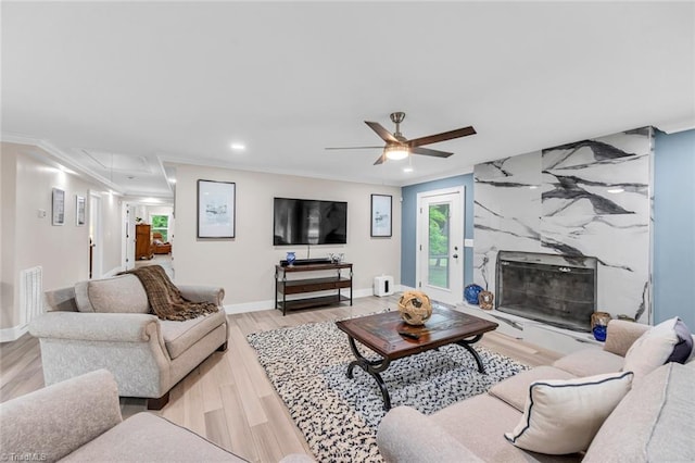 104 Shawnee Cir, Lexington, NC 27295 - living area with recessed lighting, a ceiling fan, ornamental molding, and baseboards