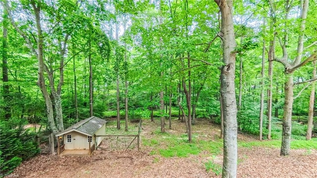 1721 Abbottsford Dr, Kernersville, NC 27284 - view of yard featuring a storage unit