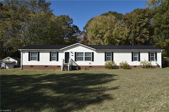 621 Southern Rd, King, NC 27021 - manufactured / mobile home with crawl space, a front yard, and entry steps