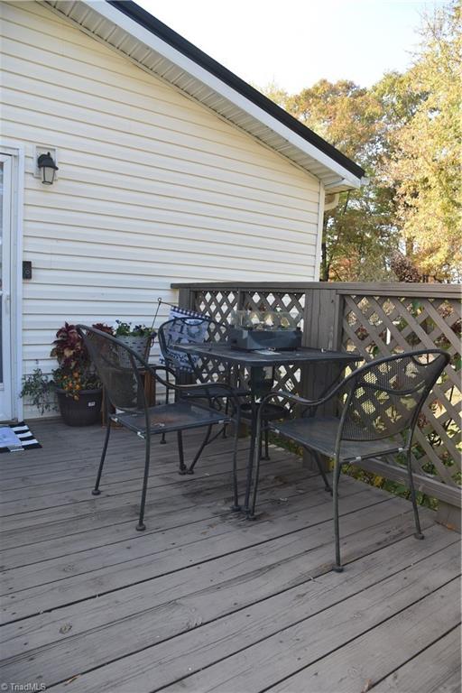 621 Southern Rd, King, NC 27021 - deck with outdoor dining space