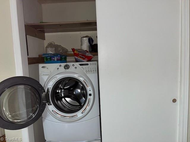518 Playground Rd, Archdale, NC 27263 - washroom with washing machine and dryer