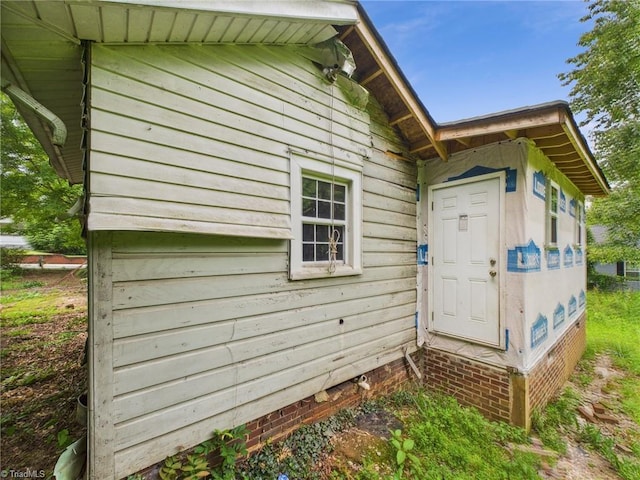 525 Chandler St, Winston-Salem, NC 27101 - view of exterior entry with crawl space