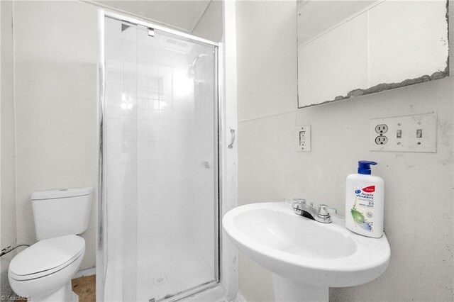 1821 Johnson St, High Point, NC 27262 - full bathroom with a sink, a shower stall, and toilet
