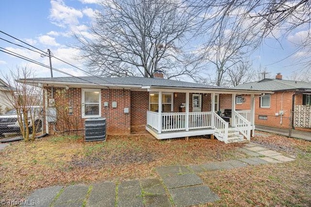 view of front of property with covered porch