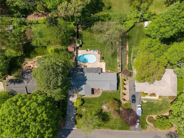 drone / aerial view of a pool