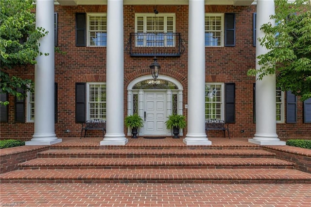 view of front of house with covered porch