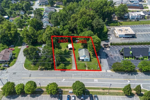 2405 Ellington St, Greensboro, NC 27403 - aerial overview of property's location with property boundaries highlighted
