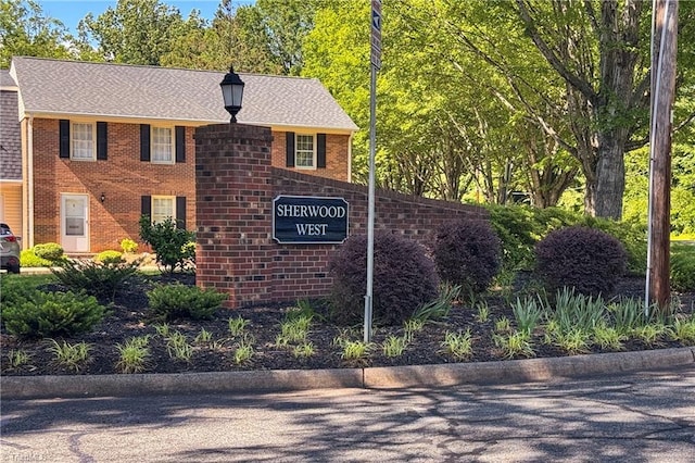 3950 Valley Ct Unit E, Winston-Salem, NC 27106 - view of community sign