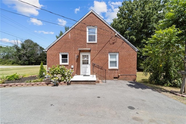 view of front property