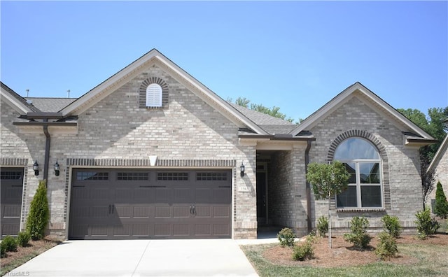 view of front facade with a garage