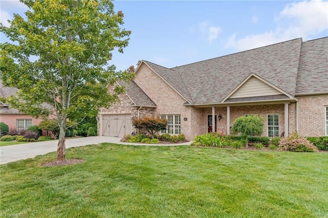 view of front of home with a front lawn