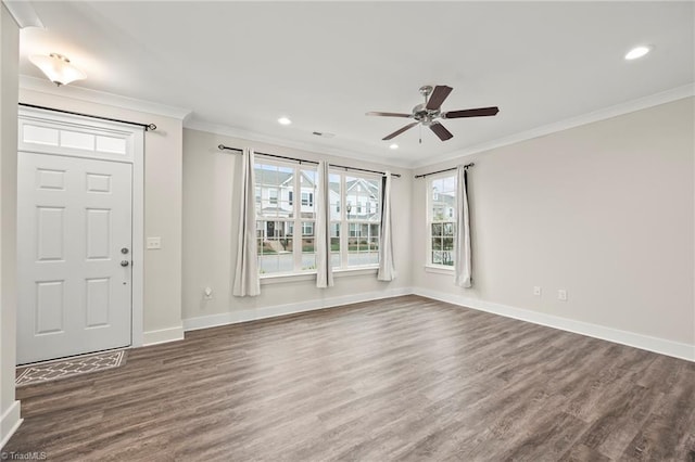 foyer entrance featuring a ceiling fan, wood finished floors, baseboards, ornamental molding, and recessed lighting