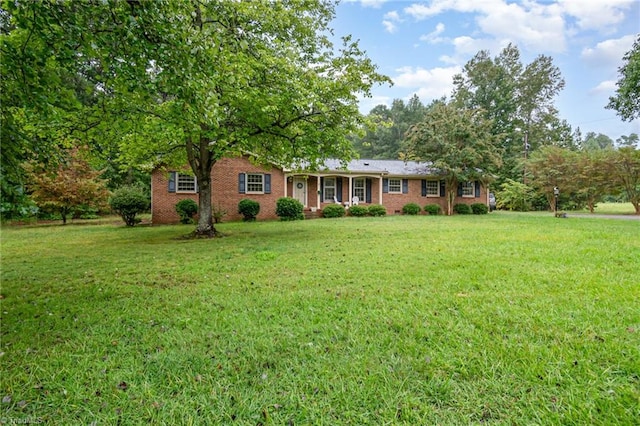 view of front of house with a front yard