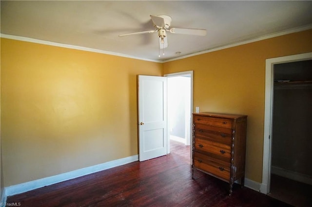 bedroom featuring ornamental molding, dark hardwood / wood-style floors, and ceiling fan