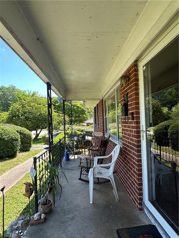 735 Fairfield St, Burlington, NC 27215 - view of patio featuring covered porch