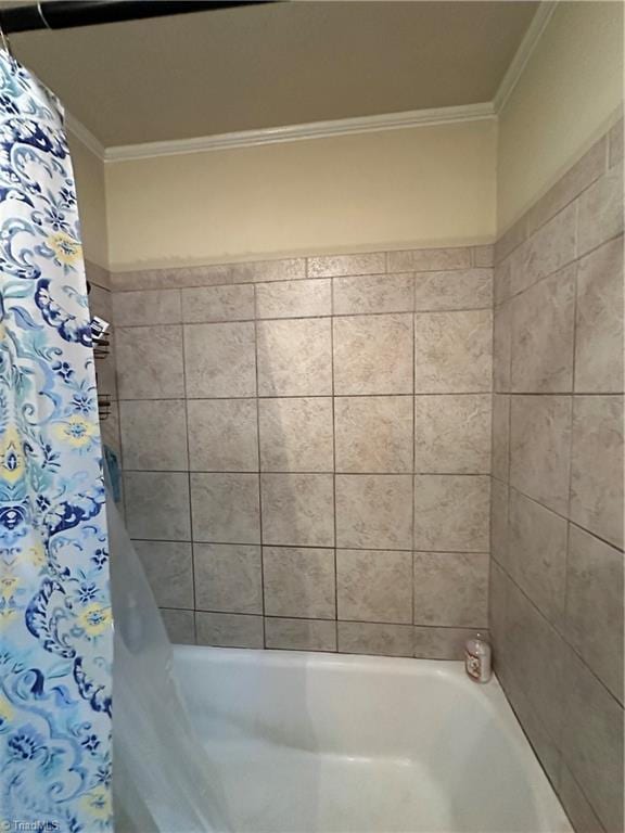 735 Fairfield St, Burlington, NC 27215 - bathroom featuring crown molding