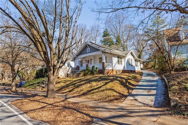 view of front of property featuring a porch