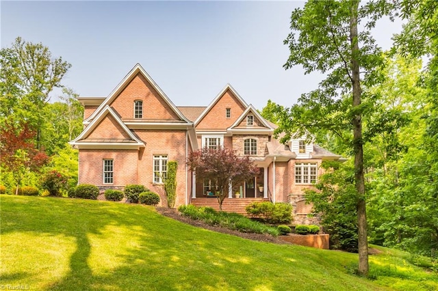 view of front of property with a front yard