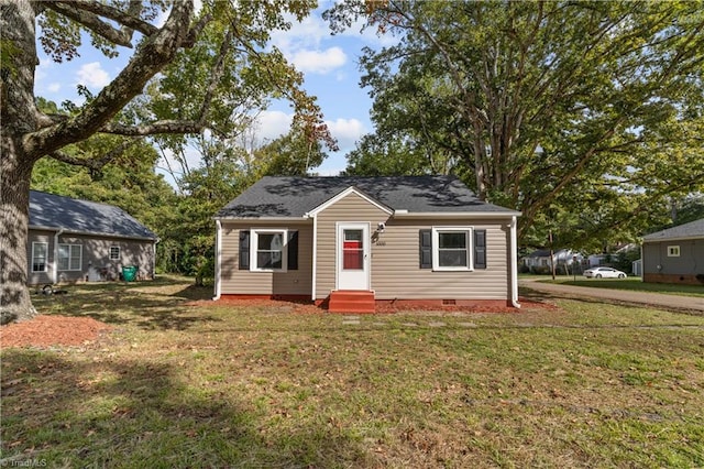 view of front of property with a front yard