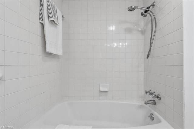 1101 N Elm St Unit 902, Greensboro, NC 27401 - full bath featuring bathtub / shower combination