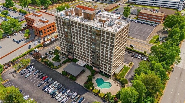 1101 N Elm St Unit 902, Greensboro, NC 27401 - bird's eye view of a pool area