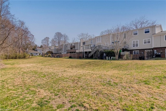 view of yard featuring a residential view