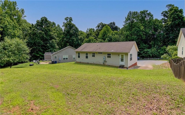 261 Williamsgate Ct, Winston-Salem, NC 27107 - back of property featuring crawl space