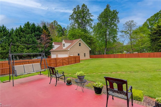 view of yard featuring a patio area