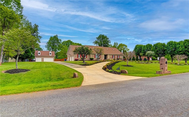 ranch-style house featuring a front lawn